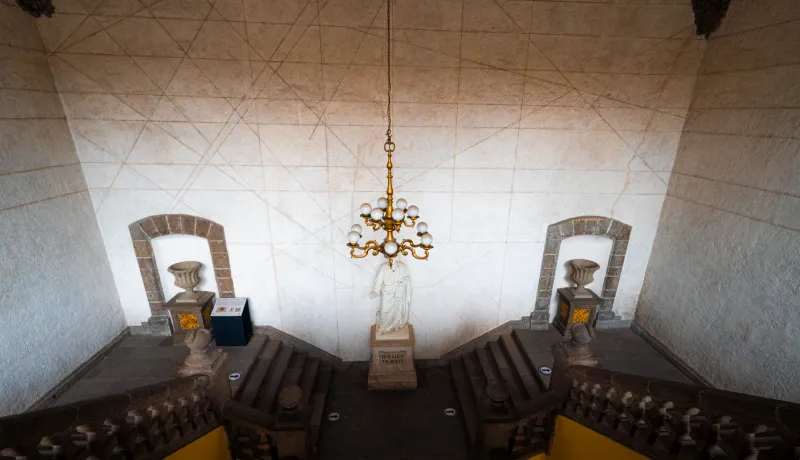Before the Art, the Ascent: A Tour of America's Most Persuasive Museum Stairways